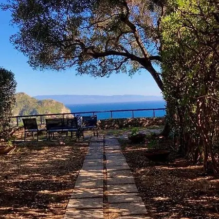 Il Suk Di Isola Bella * Taormina